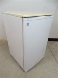GE Mini Fridge