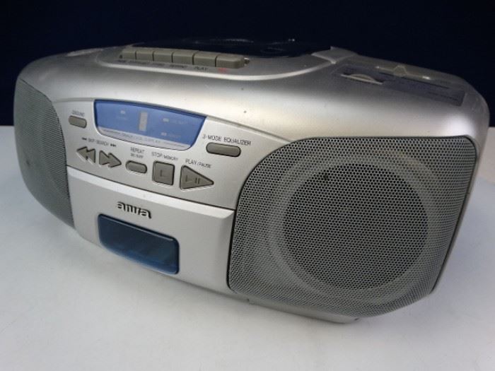 Shelf Radio