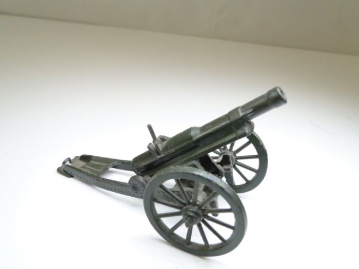 Britain LTD London England Green Antique Metal