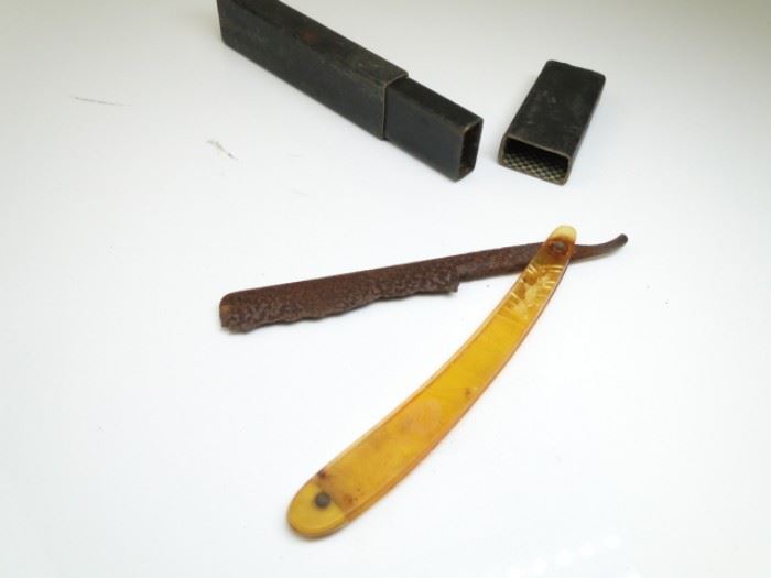 E. Morris MFG Co. Fascination Straight Razor 1920s