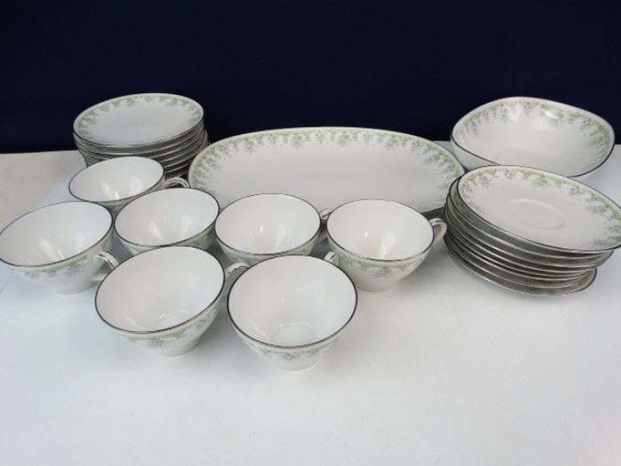 Entire Set of Delicately Designed China Dishes