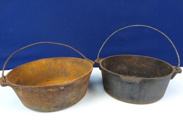 Vintage Cast Iron Dutch Oven Set