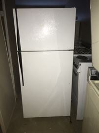 Hotpoint Refrigerator Model CTX14CATDRWH
