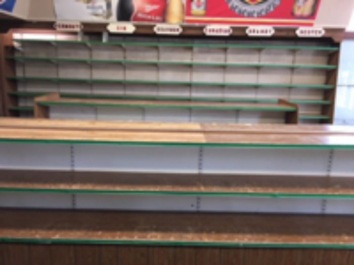 Floor shelving unit