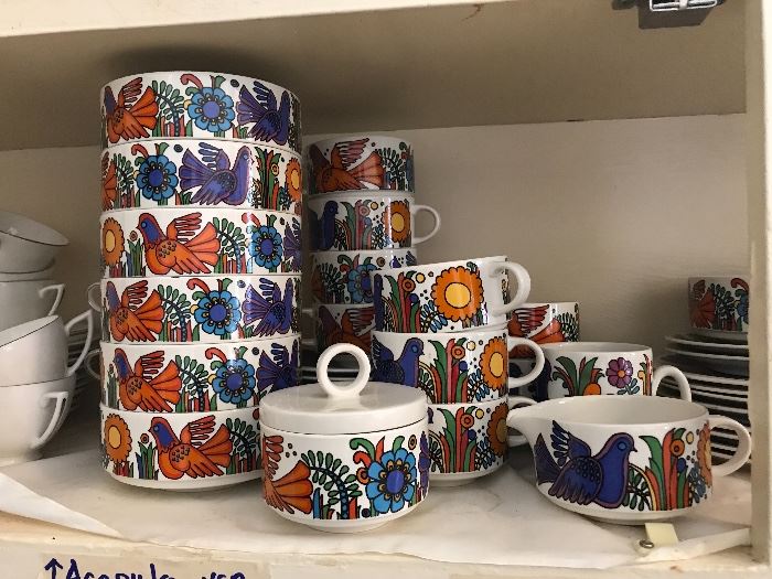 Villeroy and Bach colorful porcelain set