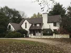 215 Wilkins, Built by Elmer A. Stuck for his family in 1933. It has not passed out of the family until now. Elmer Stuck was the first architect in north Arkansas, and one of the first in the state. His family owned lumber companies, brick companies, a bank, and were major contributors to the growth of Jonesboro.