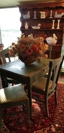 Closer view of the breakfast nook