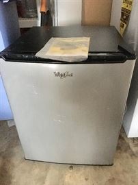 Whirlpool mini refrigerator