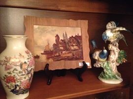 Bird vase; bird figurine