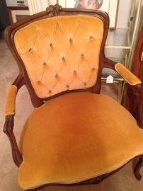 Tufted back detailing