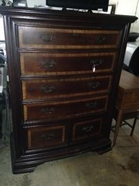 Matching chest of drawers