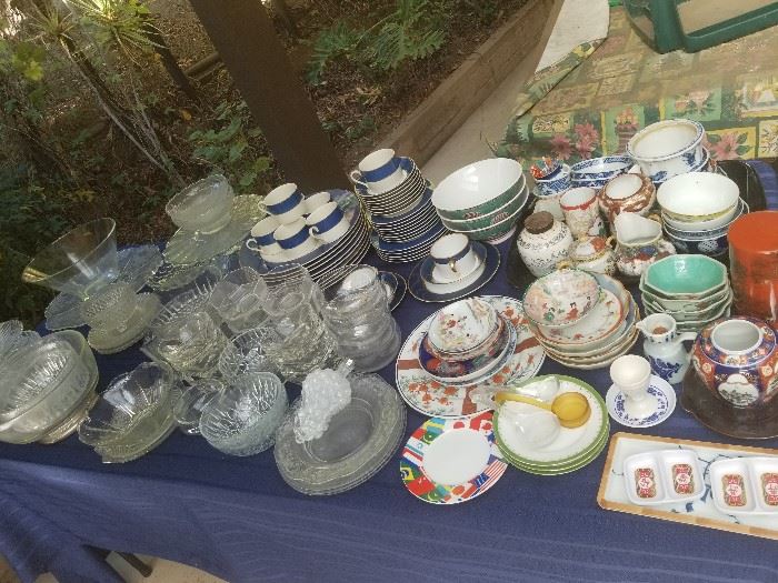 TONS of kitchen stuff