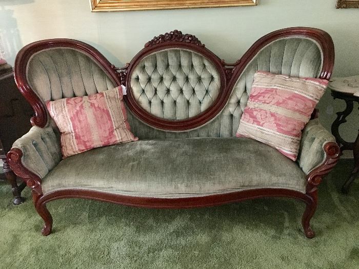 Cameo back reproduction sofa