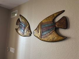 Xtra Large Kissing Fish