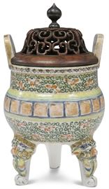 LOT #7081 - CHINESE PAINTED PORCELAIN CENSER W/ WOOD TOP