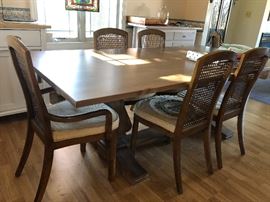 Dining RoomTable w/ 6 Chairs