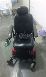 Motorized chair (rechargeable)
