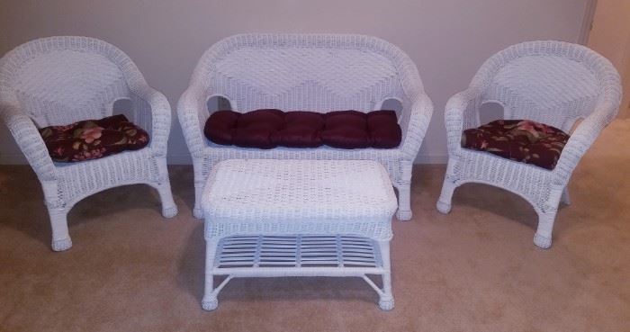Wicker set, excellent condition!