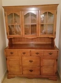Maple hutch
