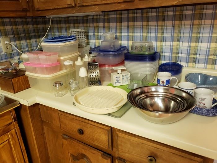 Kitchenware (Rubbermaid storage, mixing bowls, ect).