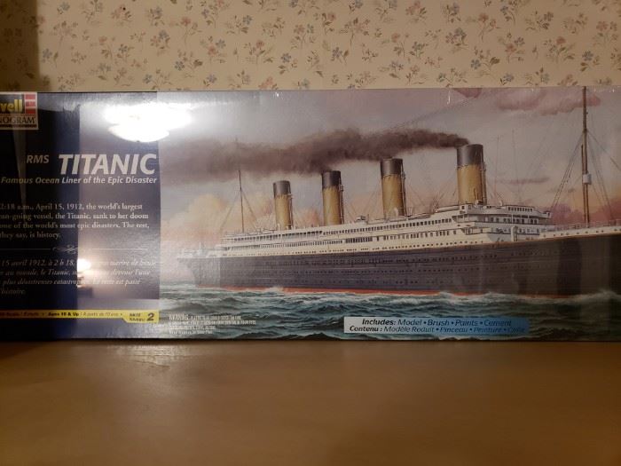 Titanic model 