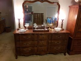 Mirrored dresser