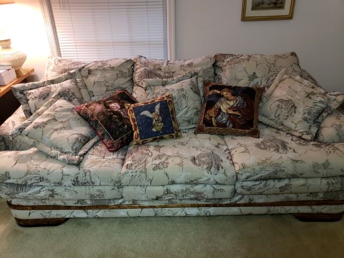 Nice couch 