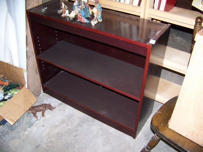 Very nice adjustable book shelf