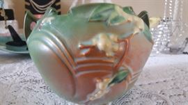 Roseville Pot