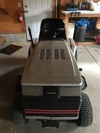 Craftsman riding lawnmower 18hp, 6 speed, 44"