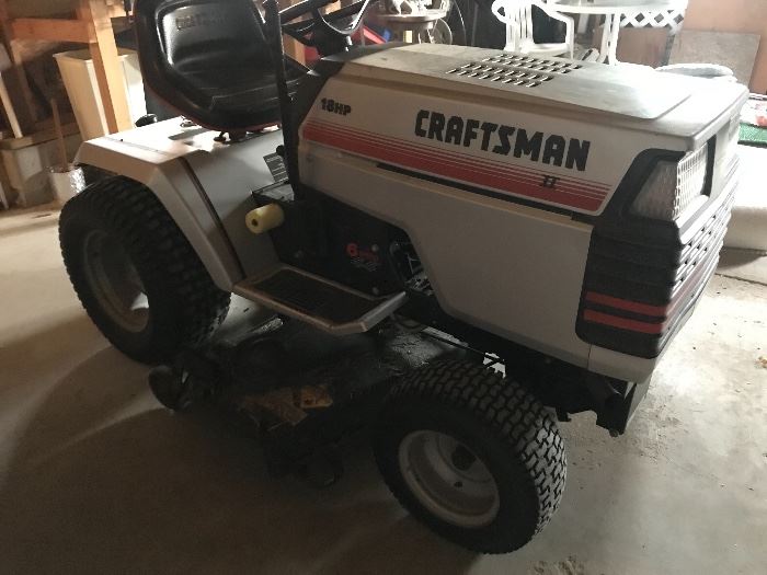 Craftsman riding lawnmower 18hp, 6 speed, 44"