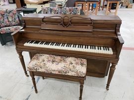Story & Clark console piano with matching bench