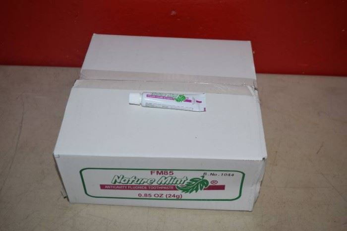 144 Tubes Nature Mint Anticavity Toothpaste