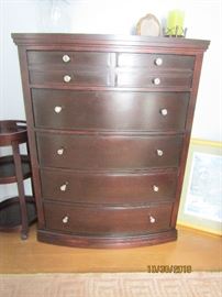 BROYHILL CHEST OF DRAWERS 5 DRAWERS TALL 42X16X55