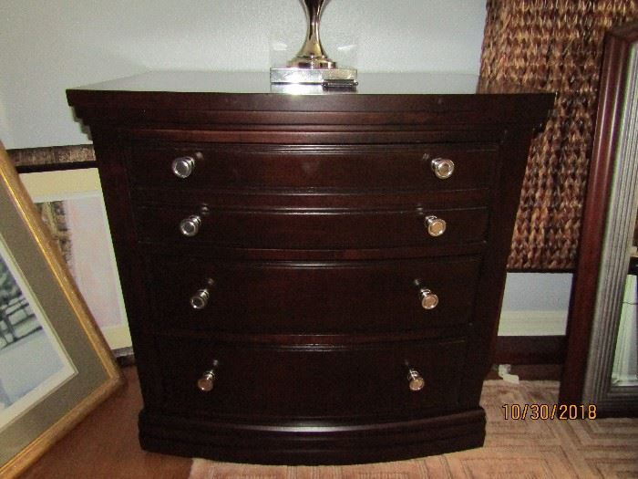 2 BROYHILL NIGHT/END TABLE 30X16X30 3 DRAWERS...MATCHES THE CHEST OF DRAWERS 