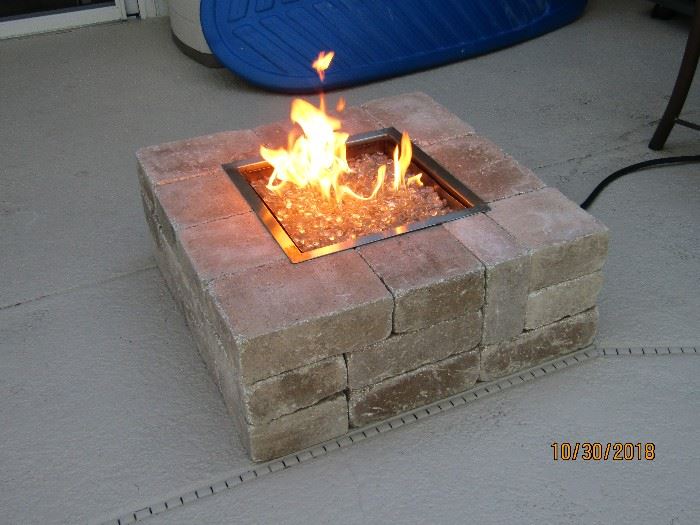 FIREPIT.. BRICK, GAS AND BURNER