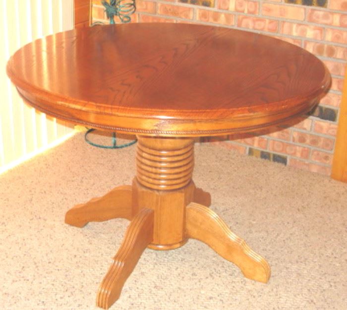 Oak Round Dining Table 