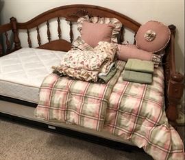 Beautiful Trundle Bed w all the accessories