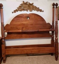 Ethan Allen Bedroom Country Crossings Red Maple 
Ethan Allen 4-Poster Queen Bed 
Ethan Allen Dresser w Mirror 
Ethan Allen Nightstand (2 Doors/1 Drawer) 
Ethan Allen Nightstand 1 Drawer
