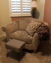 Oversized Chair Home Wear 
