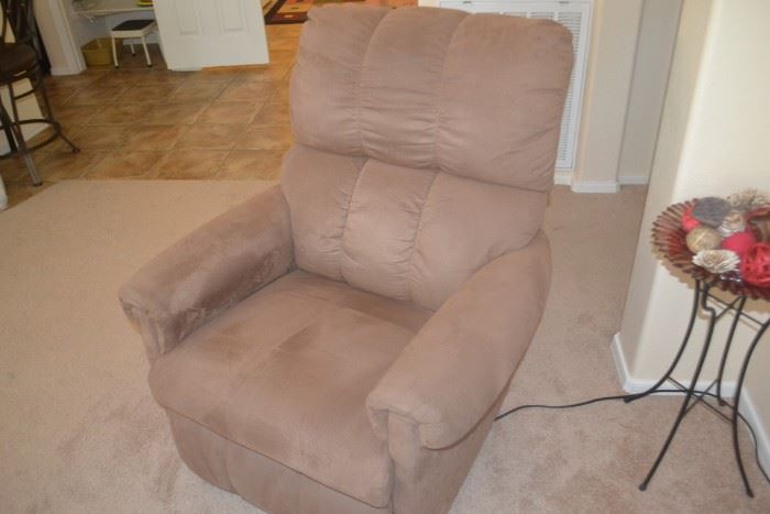LAZBOY ELECTRIC RECLINER