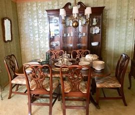 Kittinger Double Pedestal Table with 2 Leaves,  Beautiful Set of Six  Mahogany Chairs - Chandelier is not for sale.