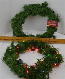 2 Christmas Wreaths 1 Pre Lit, works and 1 W No ...