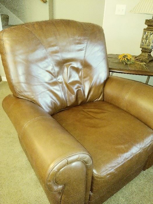 leather recliner, fabulous condition