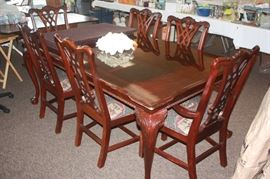 Beautiful Thomasville Dining Table with 8 Chairs, 2 leaves plus tabletop protecters . Available now $1200 call Linda at 615-268-5388