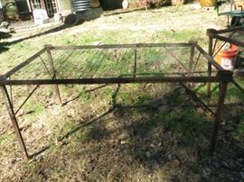 OUTDOOR POTTING TABLES.