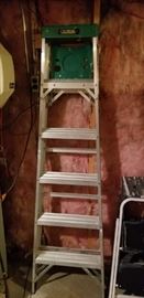 aluminum step ladder