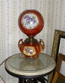 Antique Gone with the Wind lamp