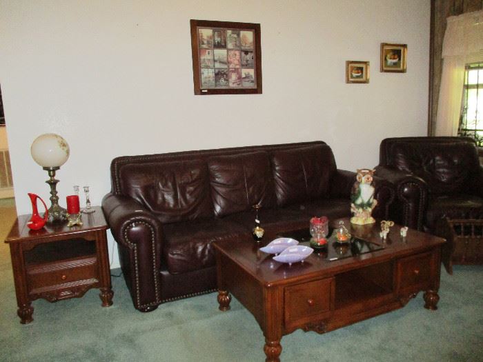 Great Leather-esque Living Room Suite inc. NICE Sofa, Oversized Chair and Settee PLUS 3 piece table set ESPECIALLY NICE QUALITY on the tables in minty condition!