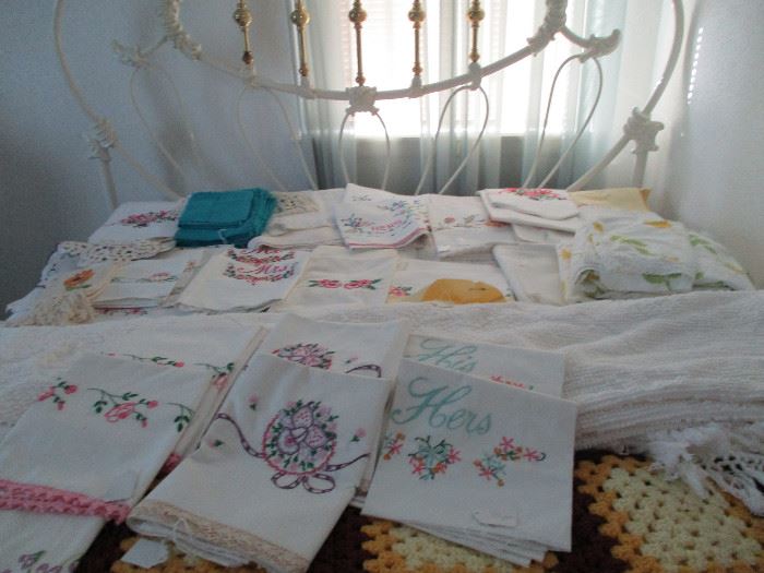 LOTS matching fancy pillowcase sets in great condition!